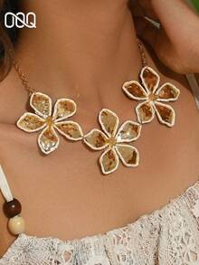 OOQ 1 pieza Collar de cadena con decoración de flor grande de 5 pétalos exagerada, elegante y minimalista, estilo INS fresco, versátil y de moda simple, regalo para amigos y familiares para vacaciones en la playa, festival de música y fiesta (tejido a mano de paja de rafia, dirección y forma aleatorias) - Blanco - Ver 8