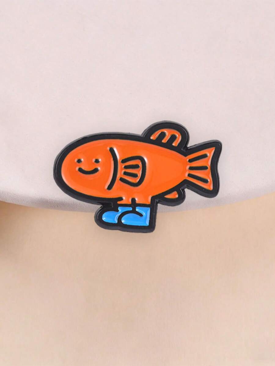 穿鞋子的趣味魚琺瑯別針，可愛卡通胸針，獨特衣物與包包配件，完美禮物選擇