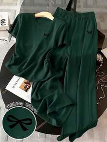 Set de 2 piezas: Top de cuello redondo con estampado de rayas y dobladillo fruncido + Pantalones de pierna ancha, café y azul - Verde Oscuro - Ver 1