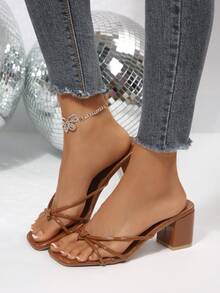 Neue Damen-Sandalen in Große Größen, minimalistisch, bequem und vielseitig, mit quadratischer Zehenpartie, offener Zehenpartie, Cut Out Design, drei Riemen und klobigem hohen Absatz, elegant für Partys, Urlaub, lässig, modisch, für Outdoor und Strand im Sommer - Braun - Übersicht 2