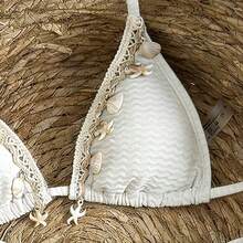 YijiaNvz Swim Vcay Conjunto de bikini con textura de tela, tirantes tejidos y decoración de conchas marinas para vacaciones de mujer - Morado - Ver 5
