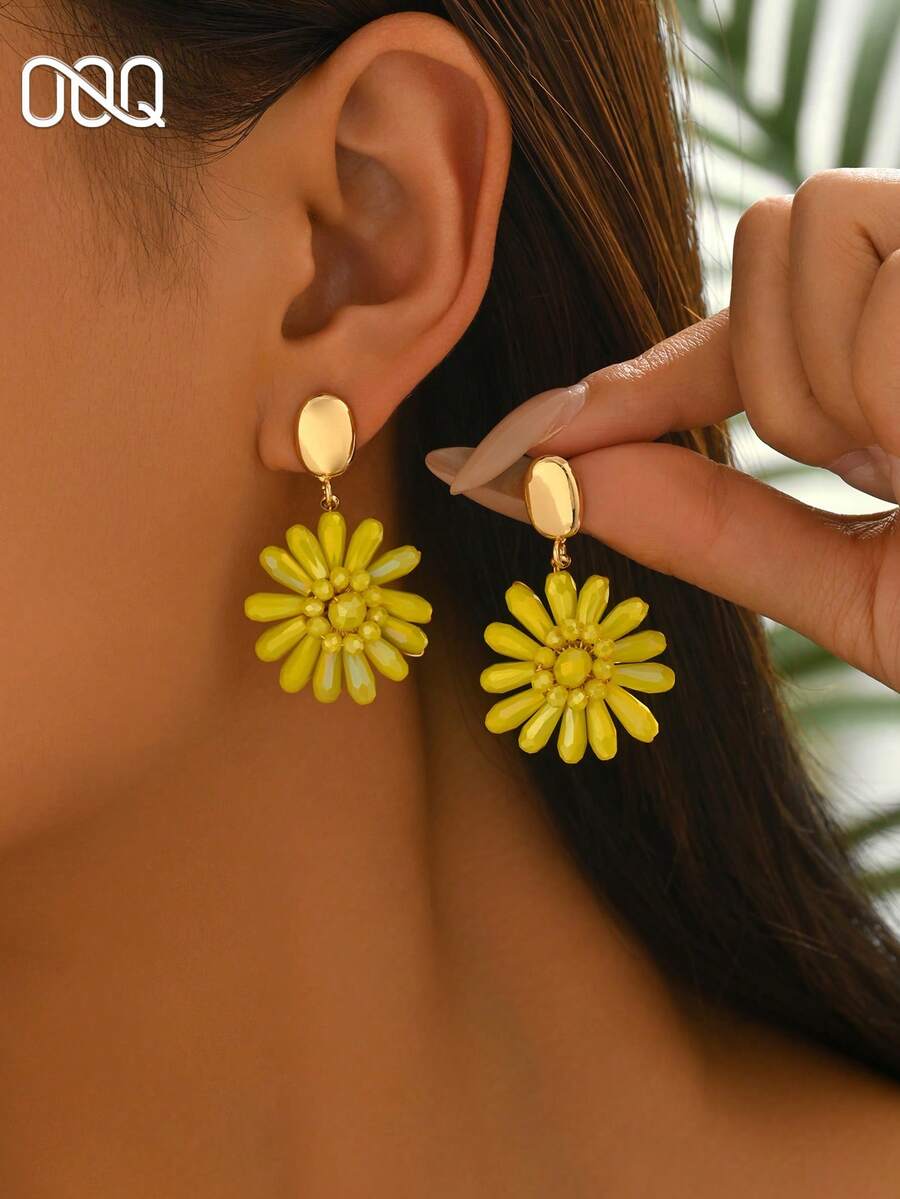 OOQ 1 Pair Casual Minimalist Handmade Woven Seed Bead Daisy Pendant Earrings, Personalized Fashion Creative Niche Design Women's Earrings, Suitable For Women's Daily Wear, Vacation And Banquet (Handmade Seed Bead Color, Position, Quantity, And Shape Are Random) - Yellow - View 1