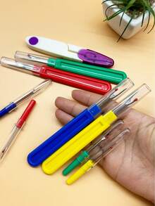 Juego de 9 piezas de descosedores y tijeras para hilo de colores, 4 descosedores grandes, 4 descosedores pequeños multicolor + 1 mini tijera morada, herramientas de costura aptas para todos los niveles de habilidad, uso doméstico, reparación, costura diaria y manualidades - Removedor de hilos - Ver 2