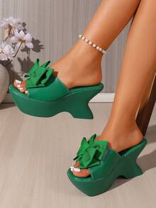 Sandal wedges setengah belakang wanita dengan pita hijau, hak unik, menambah tinggi badan dan ringan, tali tunggal ujung terbuka, cocok untuk jalan-jalan musim panas, liburan, dan bepergian. - Hijau - View 4