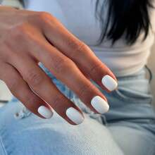 COSMI MILANO One Piece 9ml Effect Nail Polish With Moisturizing And Nourishing Treatment And Professional Salon Gloss Finish. With A Glossy Glass Effect, Natural Transparent Gel, Long-Lasting, Quick-Drying For Elegant And Professional Nail Care, Very Suitable For Use In Spring And Summer. - BIANCO GESSO - 查看 3