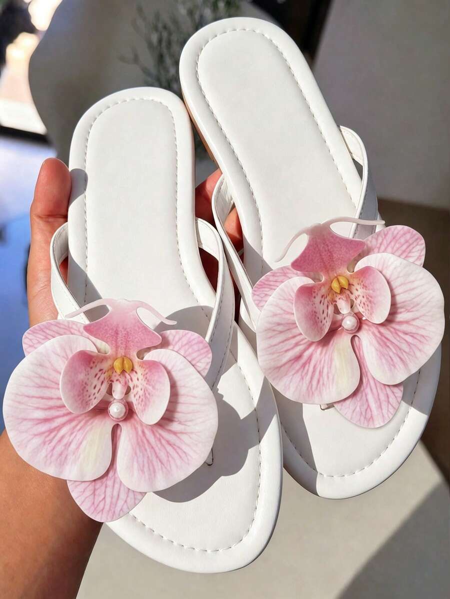 planare 女款夏季時尚休閒度假風粉色蘭花裝飾一腳蹬圓頭平底白色涼拖鞋，可愛鞋款，夏季鞋，夾腳拖
