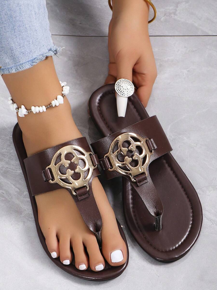 2026 Women's Plus Size Wide Fit Elegant Minimalist Party Fashion Casual Metal Decor Home Outdoor Beach PU Leather Flat Slide Sandals - Coffee - View 1