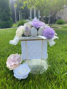 Boîte cadeau matelassée avec fleur gaufrée et poignée en chaîne métallique dorée, sac de rangement de bouquet de luxe avec bordure dorée, seau de rangement portable pour arrangement floral pour la Saint-Valentin, la Fête des Mères, l'anniversaire, le mariage, la douche nuptiale, la fête, l'emballage cadeau floral - Voir 6