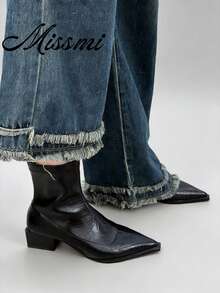 Botas de tobillo con tacón alto de punta afilada, nuevas para otoño/invierno 2025 de estilo europeo y americano. Botas de tobillo ajustadas con parches, botas de tobillo retro marrones. Botas para mujer. - Negro - Ver 11