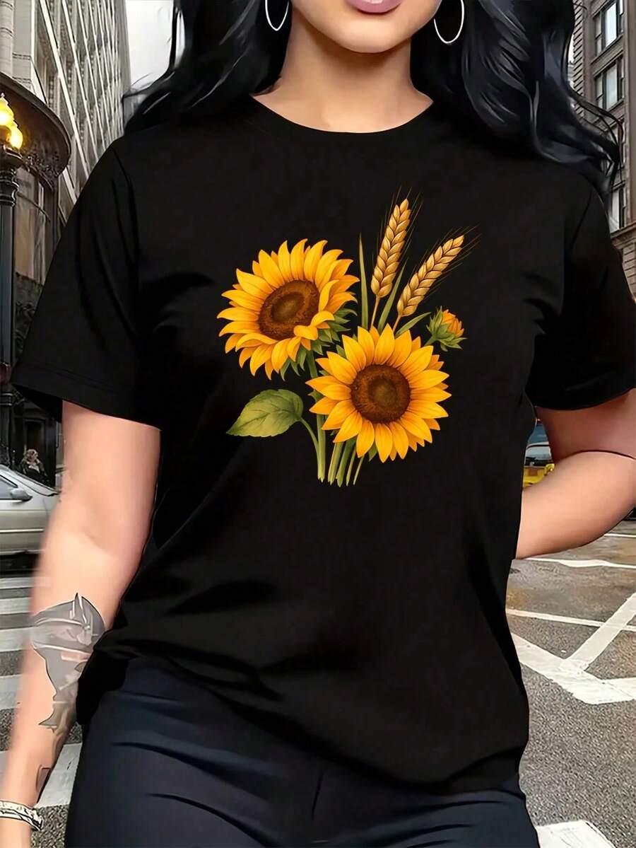 Featuring A Fresh Sunflower Design With The Phrase 'You Are My Sunshine', This Plus-Size Women's T-Shirt Is A Fun, Graphic Print, Short-Sleeved, Novelty Item Made Of 100% Cotton. - 黑色 - 查看 1