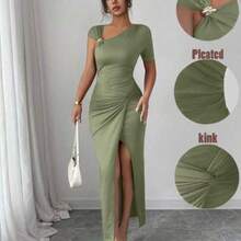 Vestido maxi elegante de mujer con decoración asimétrica de metal, fruncido oblicuo en el hombro, cintura ceñida y dobladillo retorcido en color marrón - Verde - Ver 1