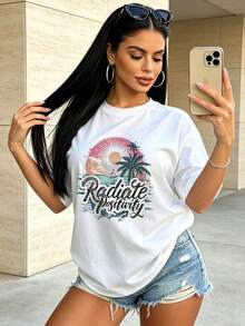 Camiseta de manga corta con cuello redondo suave y casual para mujer, estampado gráfico de playa que irradia positividad, adecuada para primavera y verano. Blanca. - Blanco - Ver 1