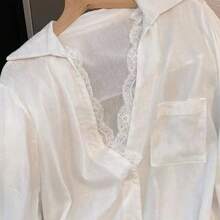 Blusa blanca semitransparente elegante, de manga larga y cuello en V, decorada con delicado encaje de contraste, primavera - Azul - Ver 4