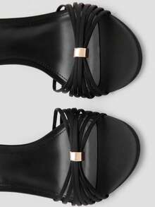 Sandal Hak Tinggi Stiletto Wanita Model Baru Musim Semi/Panas 2026 dengan Detail Simpul Berlapis Metalik Emas - Hitam - View 3