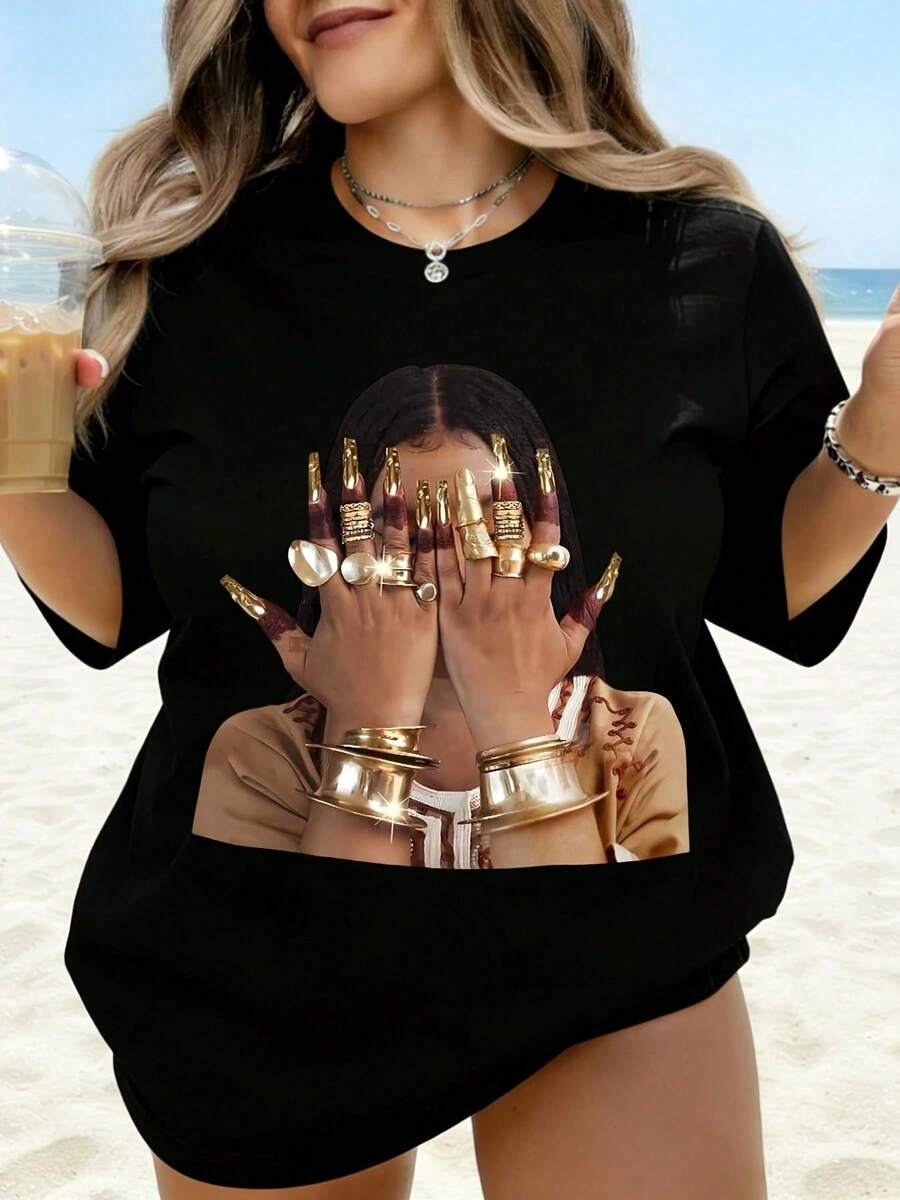 Women's White T-Shirt With Bold Graphic Print Of Women Covering Their Face With Gold Rings And Long Nails, Fashionable Women's Top, Beachwear, Summer Outfit, Casual Wear, Style U - 黑色 - 查看 1