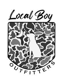 男童休閒圓領短袖T恤，印有「Local Boy」與「OUTFITTERS」文字，動物（狗）圖案，時尚百搭，適合青少年街頭穿搭，適用於春夏季節 - 白色 - 查看 7