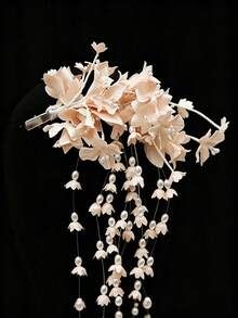 KOVLYNE 1件手工精緻花卉髮夾－夢幻布藝花朵髮飾附珍珠流蘇，適合新娘、自然風拍照與特殊場合 - 彩色 - 查看 5