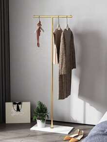Coat Racks - ทองคำ 1.5 ล้านเหรียญ - ดู 2