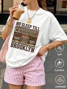 Playera de mujer cuello redondo estampado radio retro y texto No Sleep Till Brooklyn manga corta cómoda casual de uso diario - Blanco - Ver 1