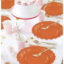 50 platos de papel naranja de 9 pulgadas, platos festoneados de color naranja para boda, shower, de cumpleaos, plato de postre - Platos de papel naranja de 9 pulgadas - Ver 5