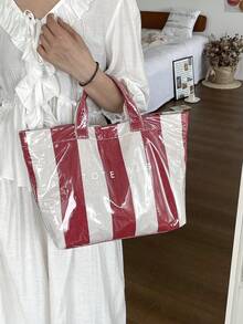 大容量時尚透明果凍PVC防水購物托特包，韓式中性INS復古休閒街頭風托特包，日系隨性風格包，適合高中/大學生、健身/瑜伽/旅行包或媽媽包，字母印花極簡名人風百褶紋理高端質感多層紙感手提包（手提包顏色依切割位置而異，隨機配色） - 紅白色 - 查看 4