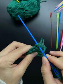 [10pcs/Pack]15cm Extra Long Plastic Needles, Tip Safety Design, No Pricking, No Fabric Damage, Extra Large Oval Eye, Easy Threading For Thick Yarn, Suitable For Crochet, Knitting, Hiding Yarn Ends, And Mending Knitted Garments - 15cm Long Plastic Hand Sewing Needle - View 4