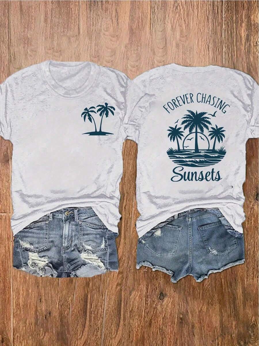 Camiseta unisex de manga corta y cuello redondo, 100% algodón, con estampado de palmeras y atardecer, y la frase "FOREVER CHASING Sunsets" en la espalda.Camiseta de moda de verano para mujer - Gris Claro - Ver 1