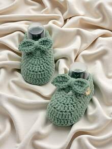1 Pair Handmade Crochet Infant Boots With Bow, Knitted Infant Shoes, Newborn Gift - Mint Green - View 5