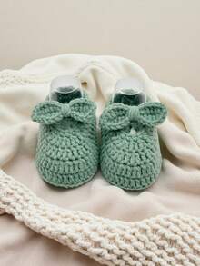 1 Pair Handmade Crochet Infant Boots With Bow, Knitted Infant Shoes, Newborn Gift - Mint Green - View 3