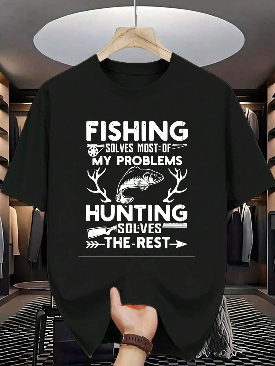 La pesca resuelve la mayoría de los problemas, la caza el resto - Camiseta de cuello redondo para hombre - Negro - Ver 1