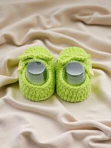 1 Pair Handmade Crochet Infant Boots With Bow, Knitted Infant Shoes, Newborn Gift - Green - View 7