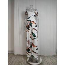 Fashionable Jumpsuit, New Spring Collection For Women, Printed, Off-The-Shoulder And High-Waisted, Elegant And Modern Style - 白色背景的樹葉 - 查看 3