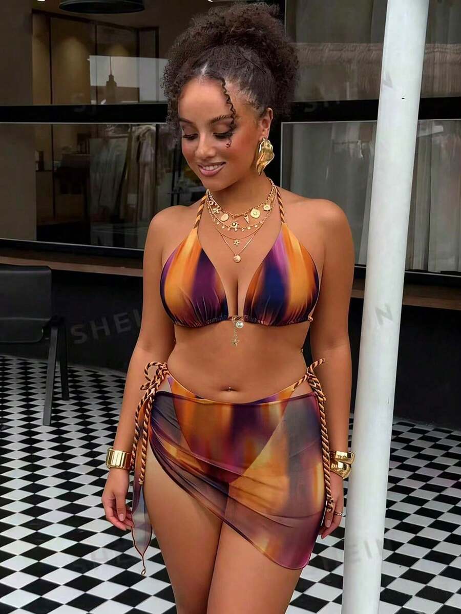 Swim Conjunto de bikini de triángulo con cuello de halter y falda pareo, traje de baño de 3 piezas para playa, talla, Primavera/Verano 2026 - Multicolor - Ver 1