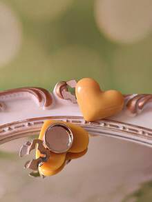 1PC/2PCS Penutup Kancing Hati Elegan, Penutup Kancing Kemeja Jepit, Penutup Kancing Kristal Modis - Kuning - View 4