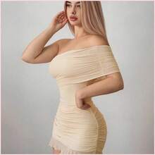 Vestido mini asimétrico de malla con hombros descubiertos y silueta ajustada - Blanco - Ver 5