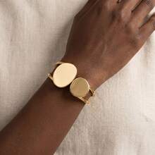 1pc Fashion Exquisite Elegant Bold Geometric Wide Face Heavy Metal Spring Design Open Cuff Bracelet For Women - Gold - View 1