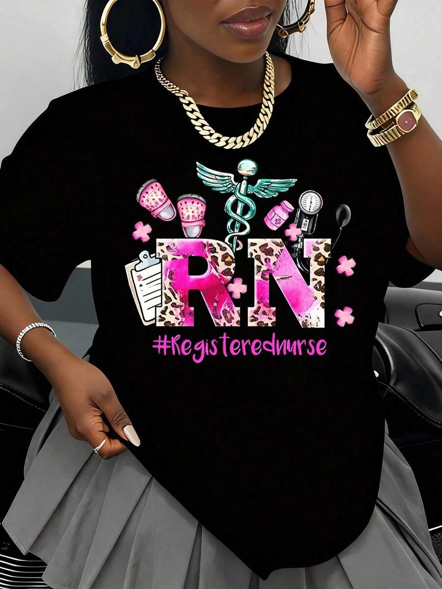Camiseta de Enfermera Registrada (RN) con Símbolos Médicos y Diseño de Estampado de Leopardo Rosa para Enfermeras, Profesionales de la Salud y Estudiantes de Enfermería. Regalo Perfecto para - Negro - Ver 1