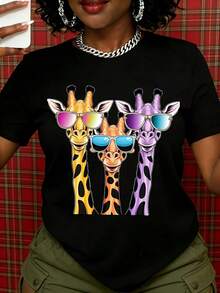 Camiseta Gráfica Colorida de Jirafa con Gafas de Sol para Mujer, Estampado Animal Divertido, Top Casual de Verano, Camiseta de Moda, Regalo para Amantes de las Jirafas - Negro - Ver 1