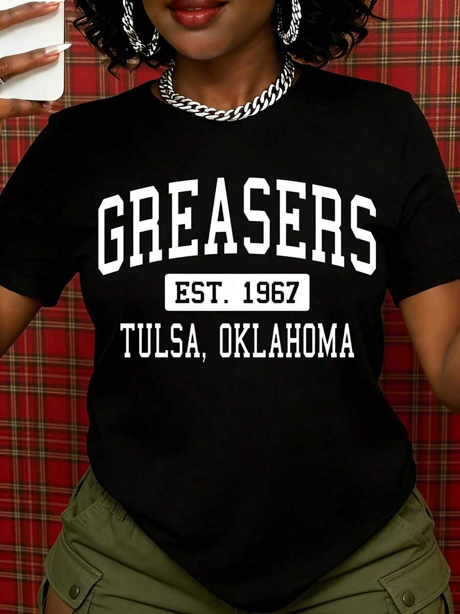 Greasers Est 1967 Tulsa Oklahoma Camiseta Blanca de Inspiración Vintage Unisex Clásica de Cuello Redondo Ropa Casual Urbana de Moda para Hombres y Mujeres - Negro - Ver 1