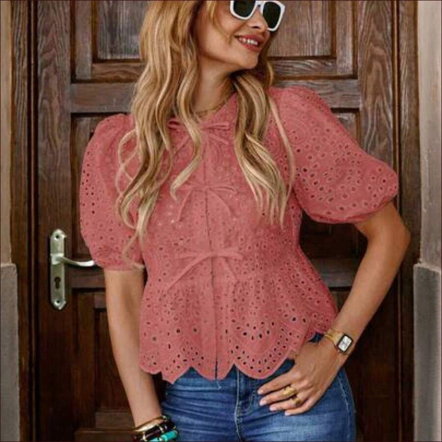 DZD Blusa elegante de vacaciones con mangas de pétalos con lazo delantero y bordado, adecuada para el Día de San Valentín - Rosado Sandía - Ver 1