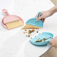 1PC Mini Dustpan And Brush Set, Small Handheld Cleaning Broom, Desktop Keyboard Pet Hair Sweeping Tool, Portable Household Desk Cleaner For Home Office,Color & Style Sent Randomly - Desktop Broom - View 6