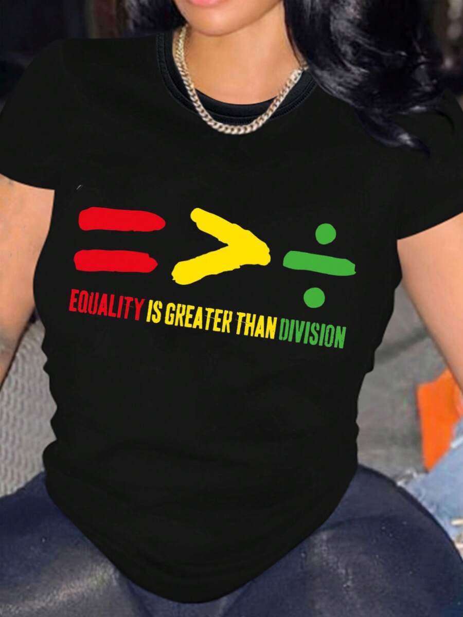 Ropa Casual de Moda para Mujer Primavera/Verano 2026 - Camiseta con el estampado 'LA IGUALITAD ES MAYOR QUE LA DIVISIÓN' - negro - Ver 1
