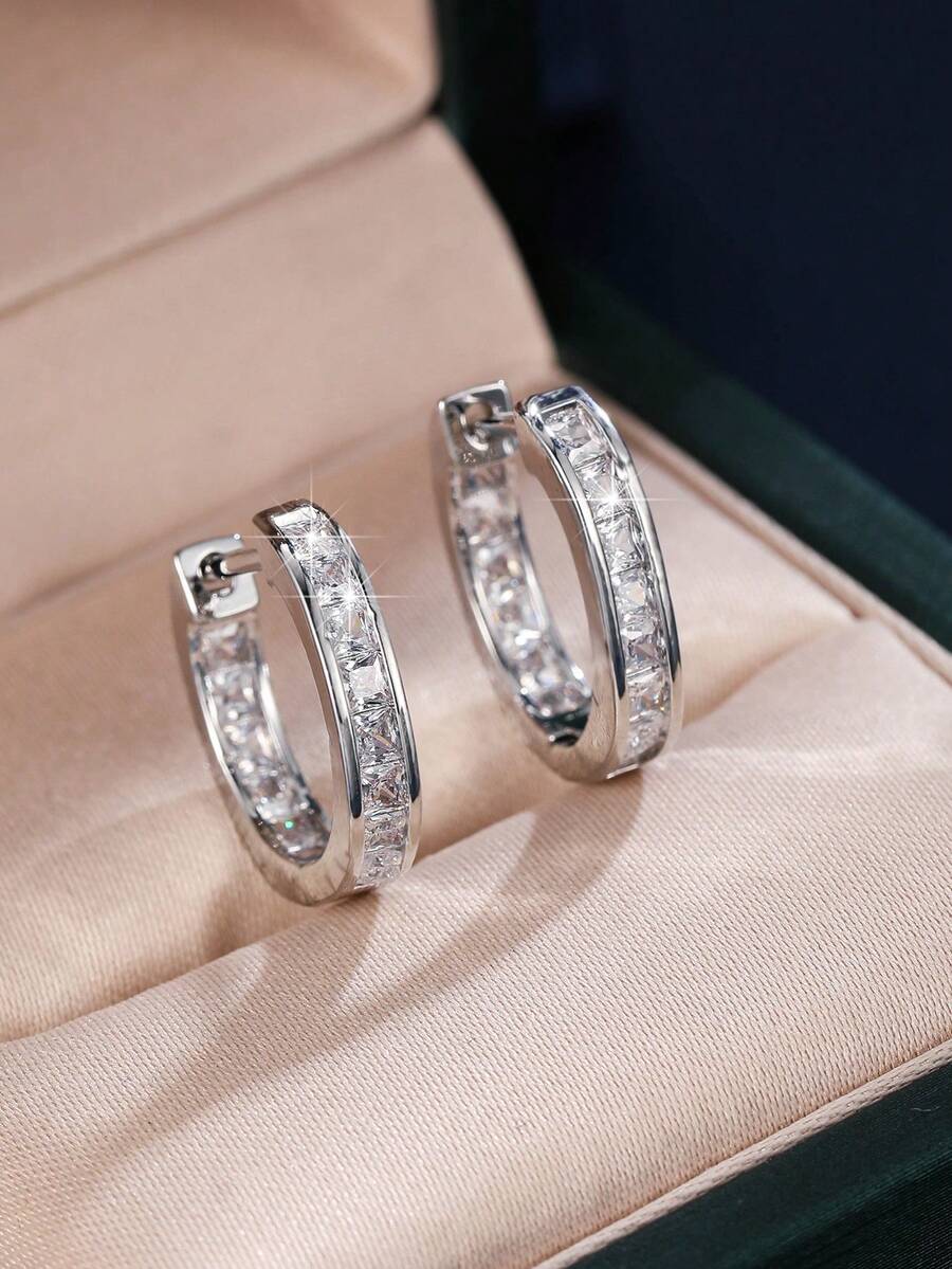 1 Pair Casual Gentle Square Zirconia Pave Set Ear Cuff Hoop Earrings For Women, Soft Atmosphere Elegant Light Luxury Daily Commute Earrings - Earrings - View 1