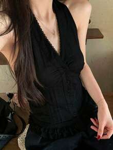 女款細肩帶無袖上衣，夏季法式風格蕾絲裝飾、魚骨設計V領休閒黑色背心上衣 - 黑色 - 查看 1