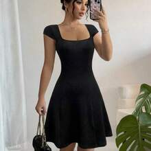 Nuevo vestido de mujer de moda con cuello cuadrado y mangas cortas en línea A, de unicolor con gran elasticidad, de estilo elegante y sofisticado, ajuste ceñido - Verde - Ver 4