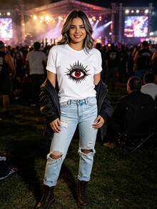 huella del mal de ojo.Playera Gótica de Mujer con Gráfico de Ojo Rojo Espinoso, Cuello Redondo, Ropa Informal para Combinar con Jeans Negros. - Blanco - Ver 6