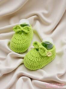 1 Pair Handmade Crochet Infant Boots With Bow, Knitted Infant Shoes, Newborn Gift - Green - View 1