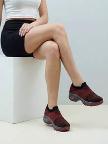 Women's Two-Tone Knit Slip-On Athletic Shoes With Air Cushion Thick Sole Walking Shoes - Ylf1839 Red - View 2