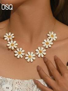 OOQ 1pc Handmade Raffia White Flower Women's Fashion Necklace, Elegant Minimalist Style Fresh Casual Elegant Necklace, Suitable For Vacation, Holiday, Party, Beach, Banquet, Gift For Best Friends And Family (Handmade Raffia Weaving Method, Direction And Shape Random) - White - View 1