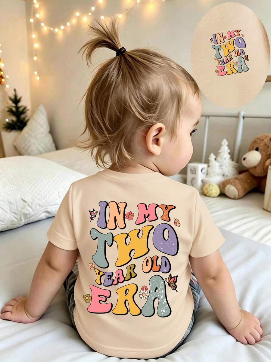 女童幼兒杏色後背「IN MY TWO YEAR OLD ERA」復古彩色花卉蝴蝶標語印花短袖T恤,2歲寶寶生日主題上衣 - 杏色 - 查看 1
